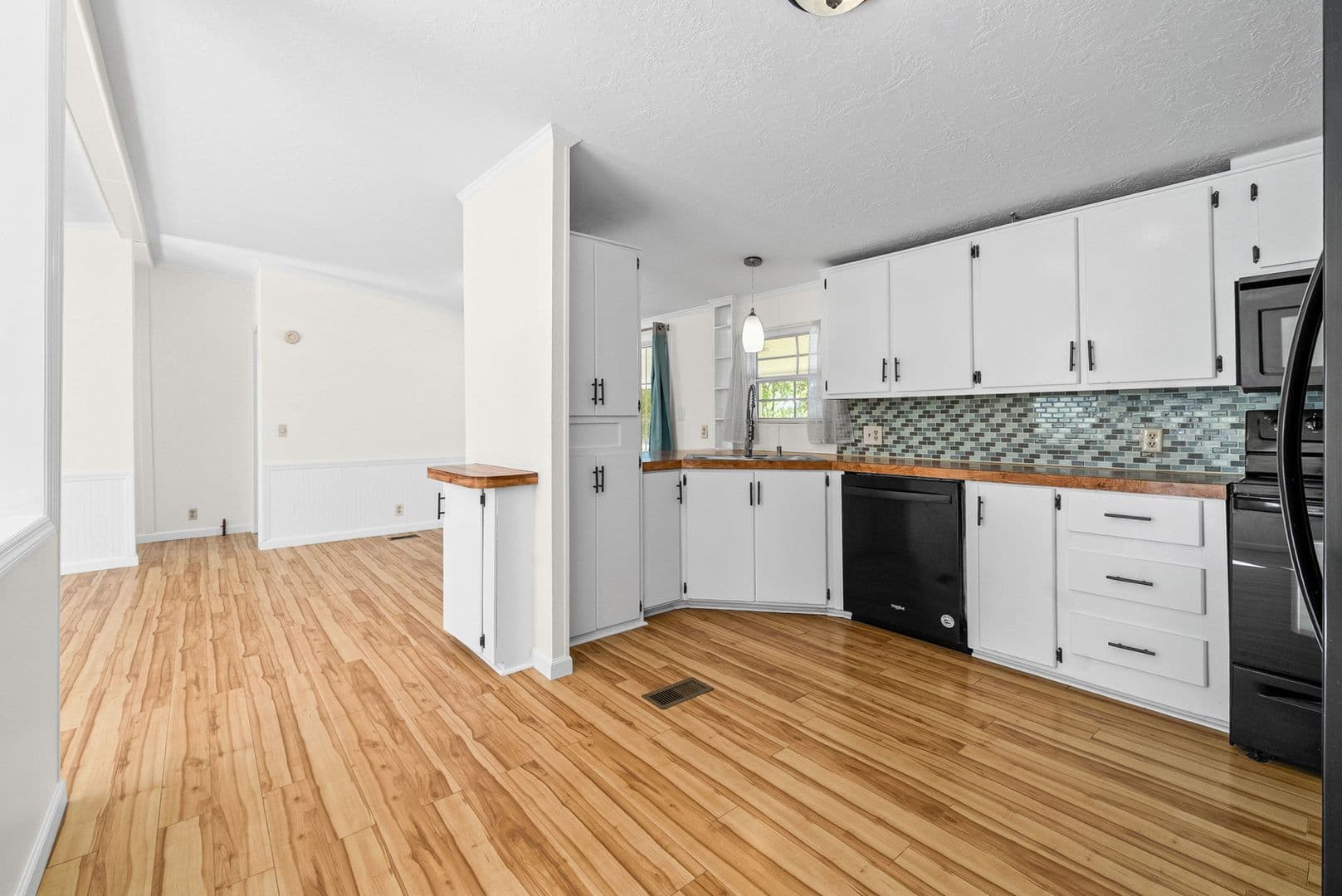 Dover House: 315 Riverview Dr.
