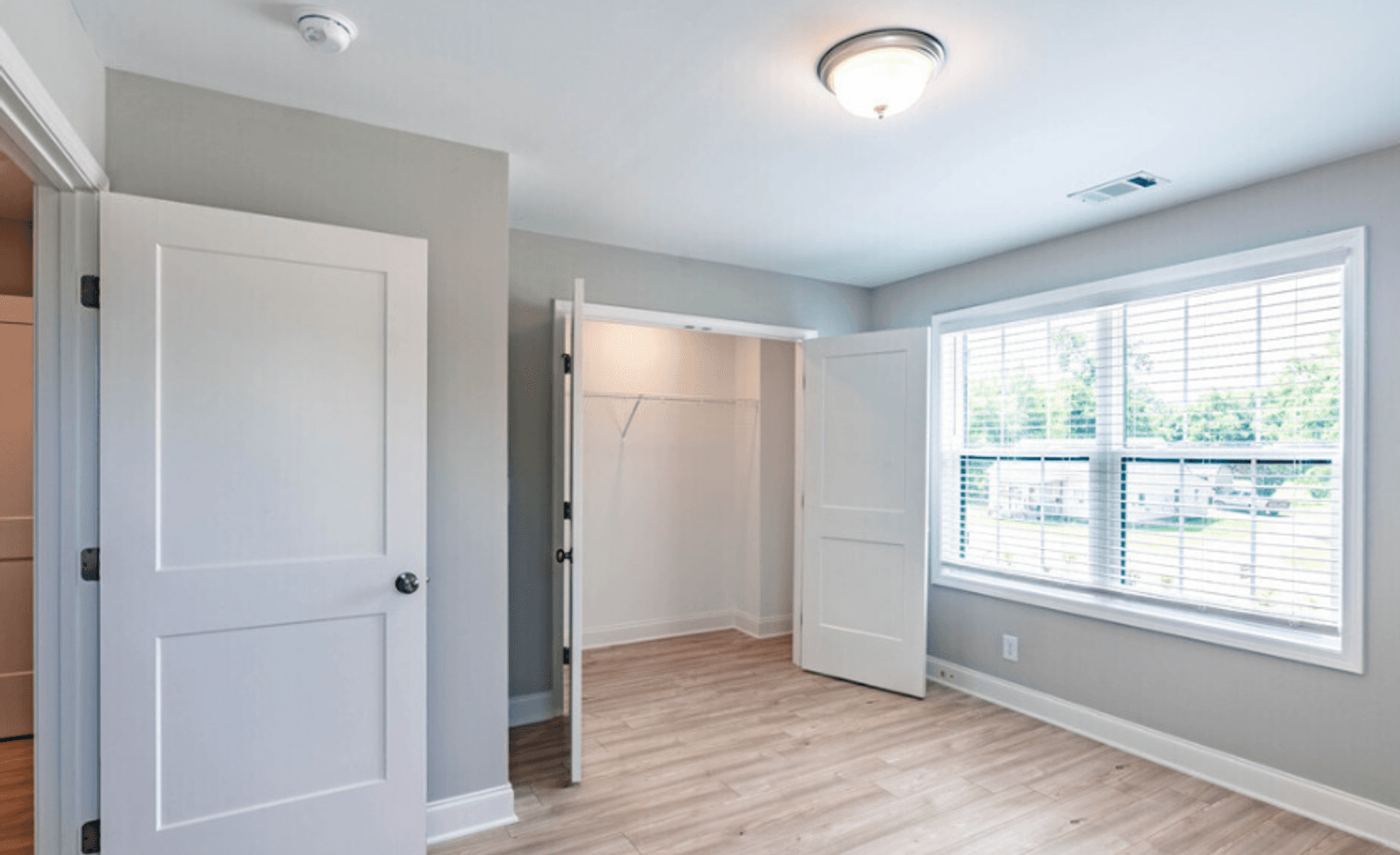 Lebanon Apartment: 521 Melrose St.