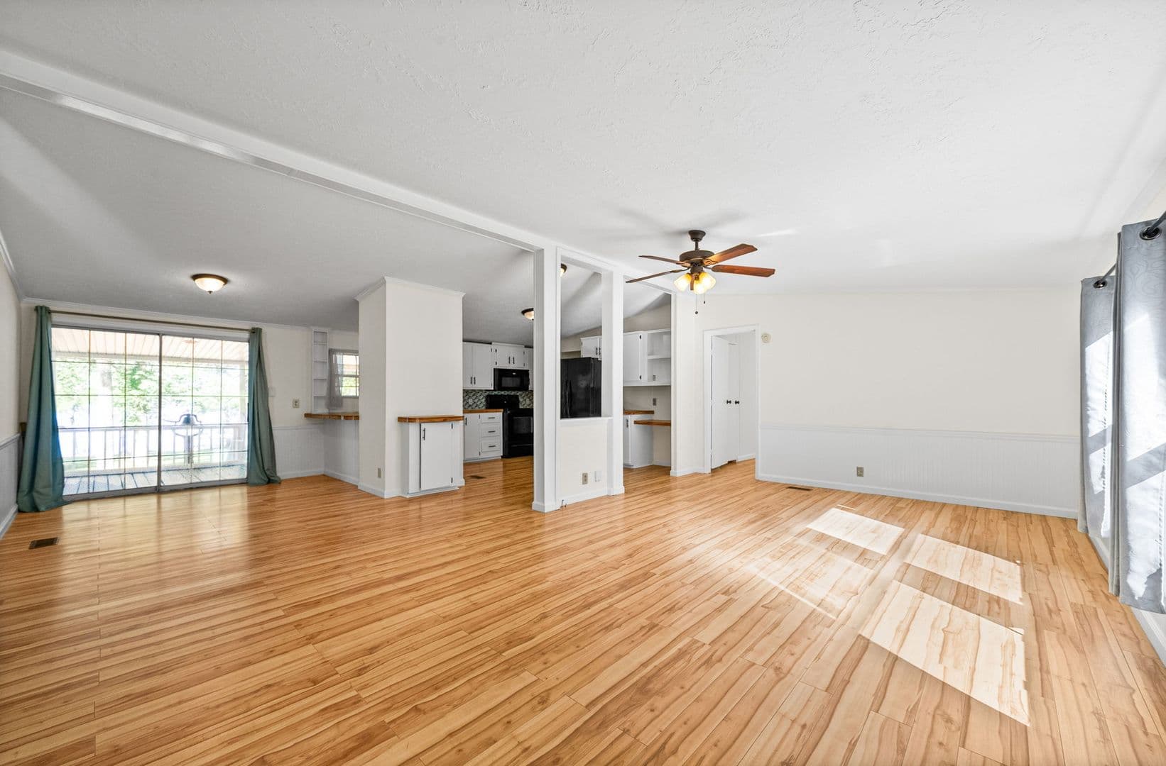 Dover House: 315 Riverview Dr.