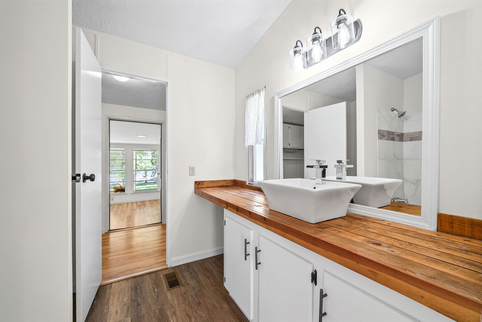 Dover House: 315 Riverview Dr.