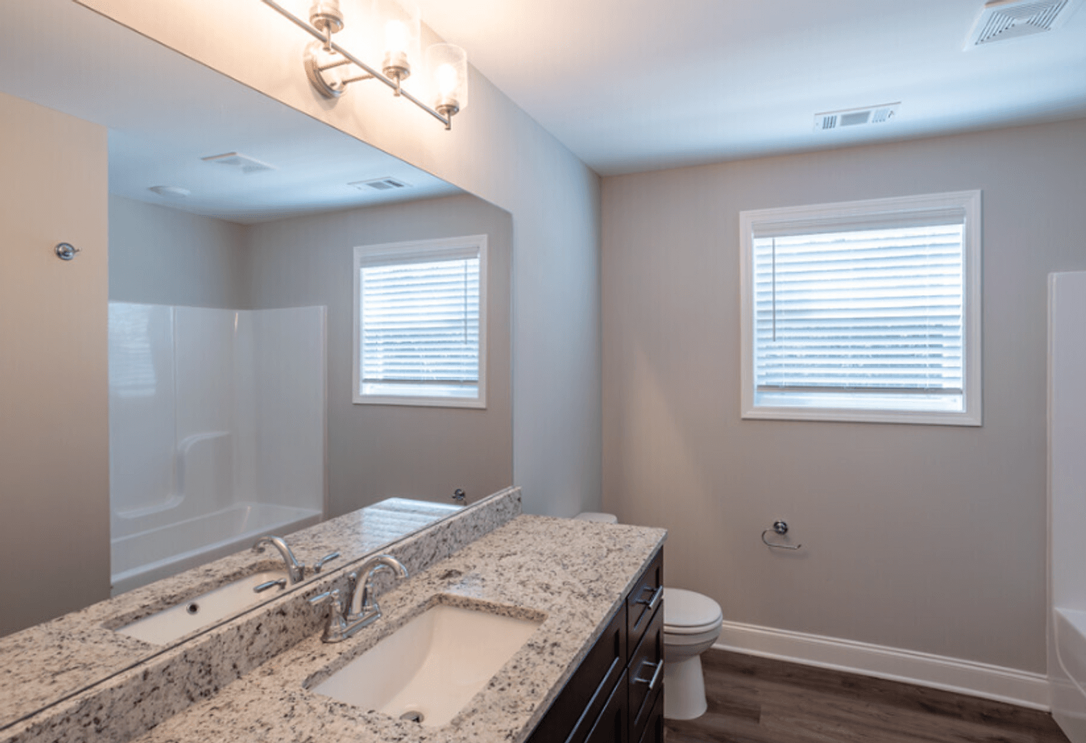 Lebanon Apartment: 521 Melrose St.