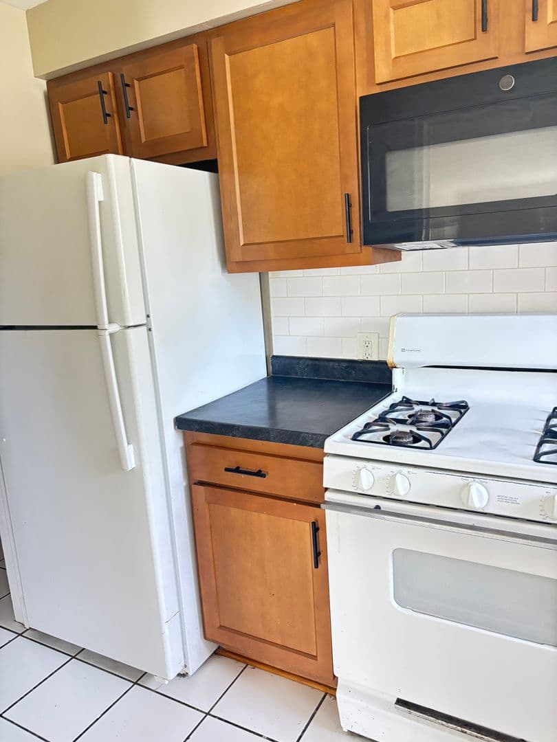 Fort Wayne Apartment: 2222 Hoagland Avenue