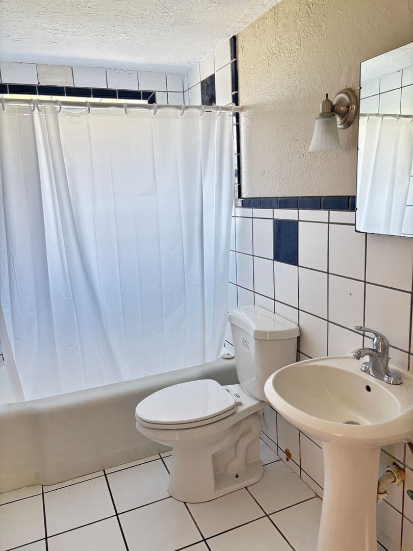 Fort Wayne Apartment: 2222 Hoagland Avenue