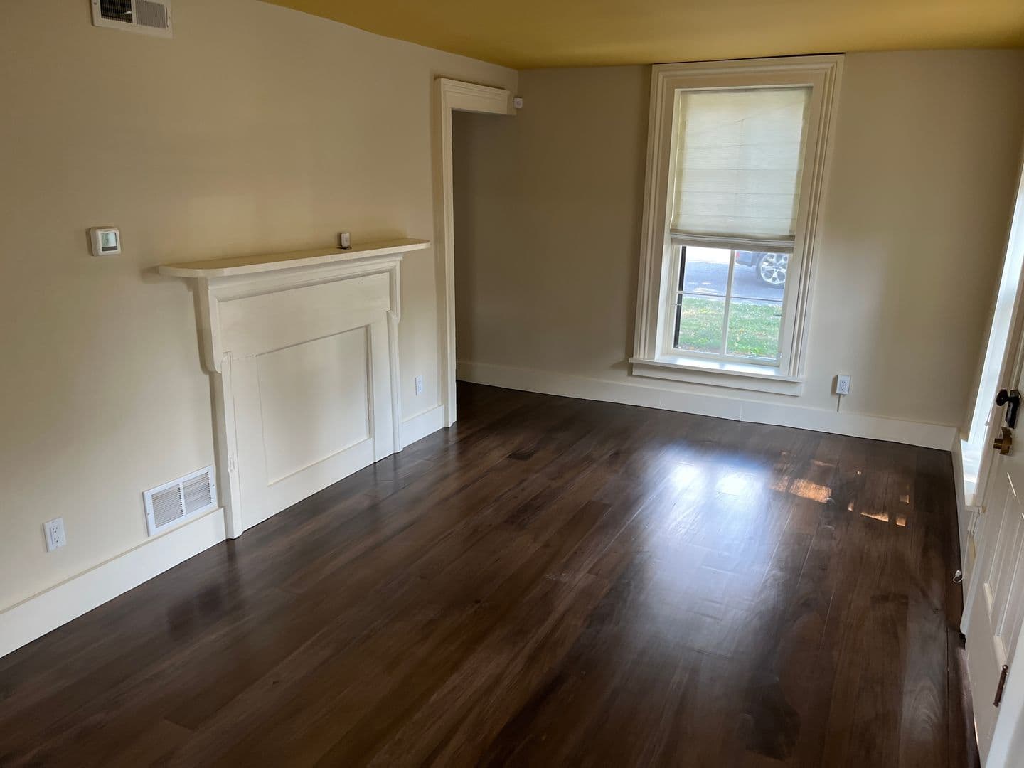 Fort Wayne House: 918 Van Buren St