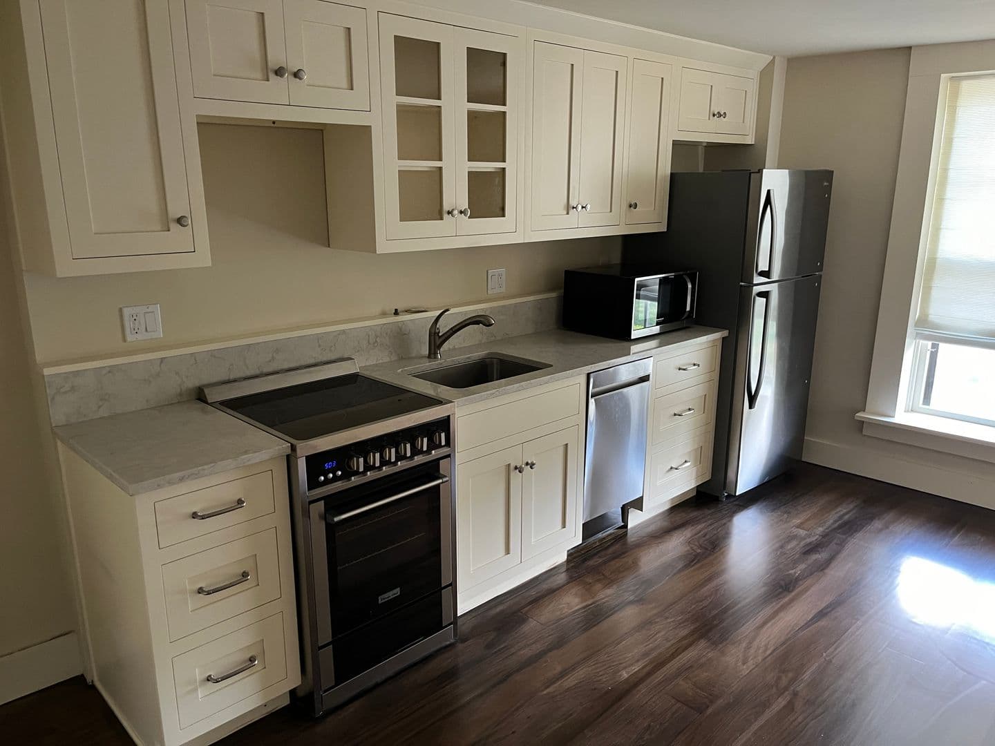 Fort Wayne House: 918 Van Buren St