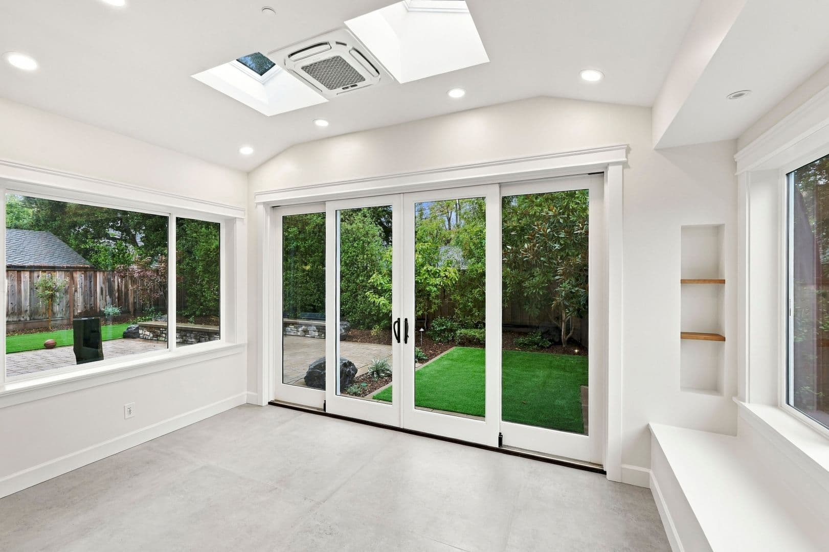 Palo Alto House: 157 Lois Ln