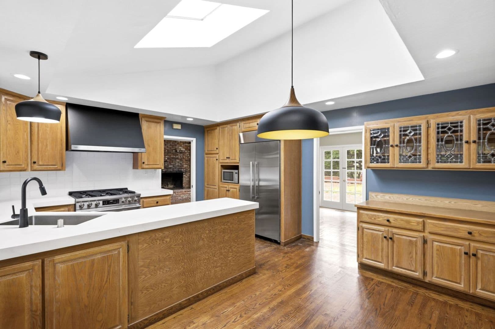 Burlingame House: 2973 Arguello Dr