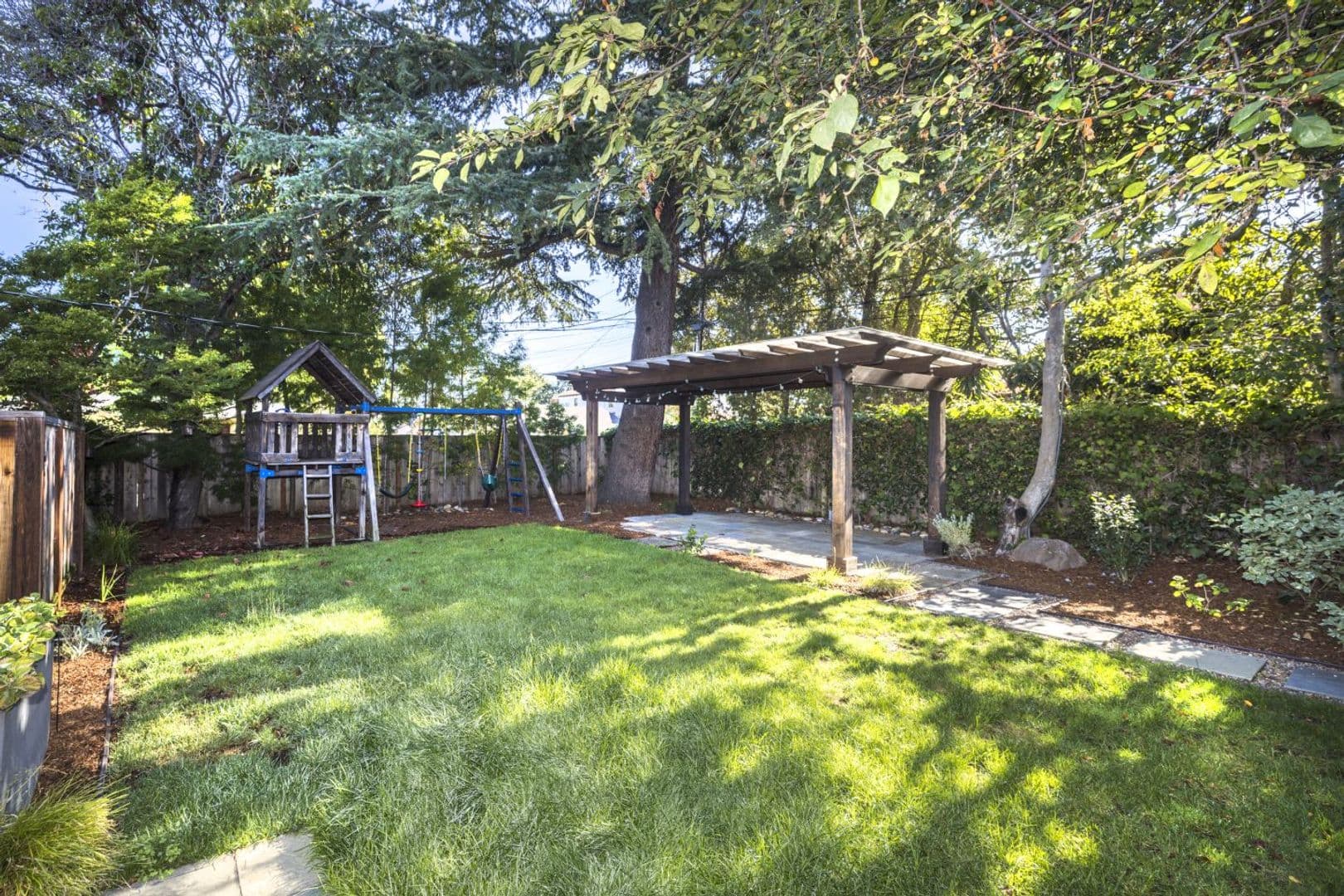 Menlo Park House: 115 Walnut St