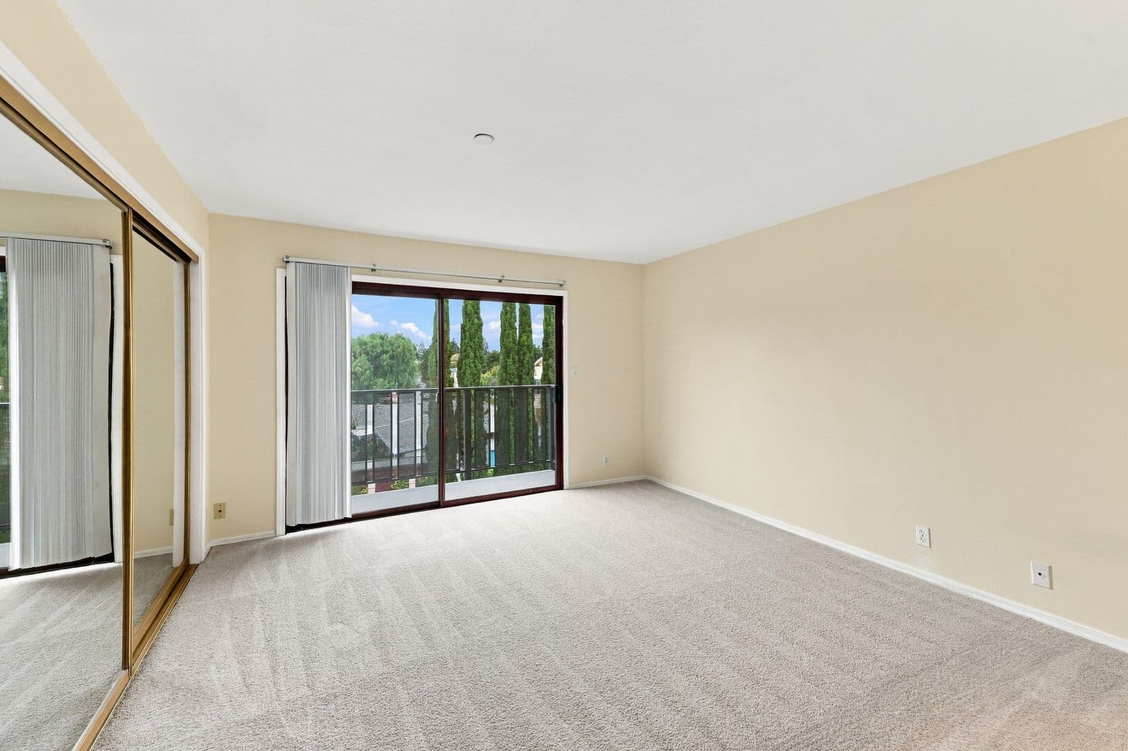 Palo Alto House: 4159 El Camino Way #H
