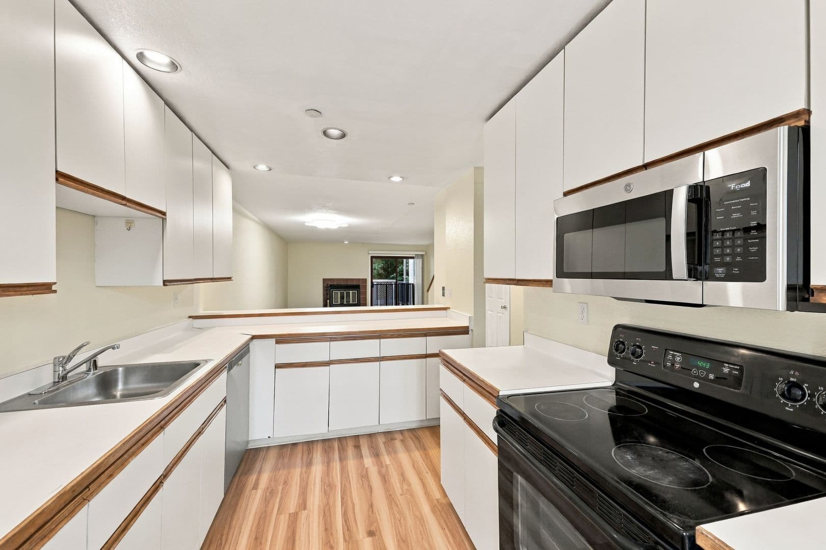 Palo Alto House: 4159 El Camino Way #H