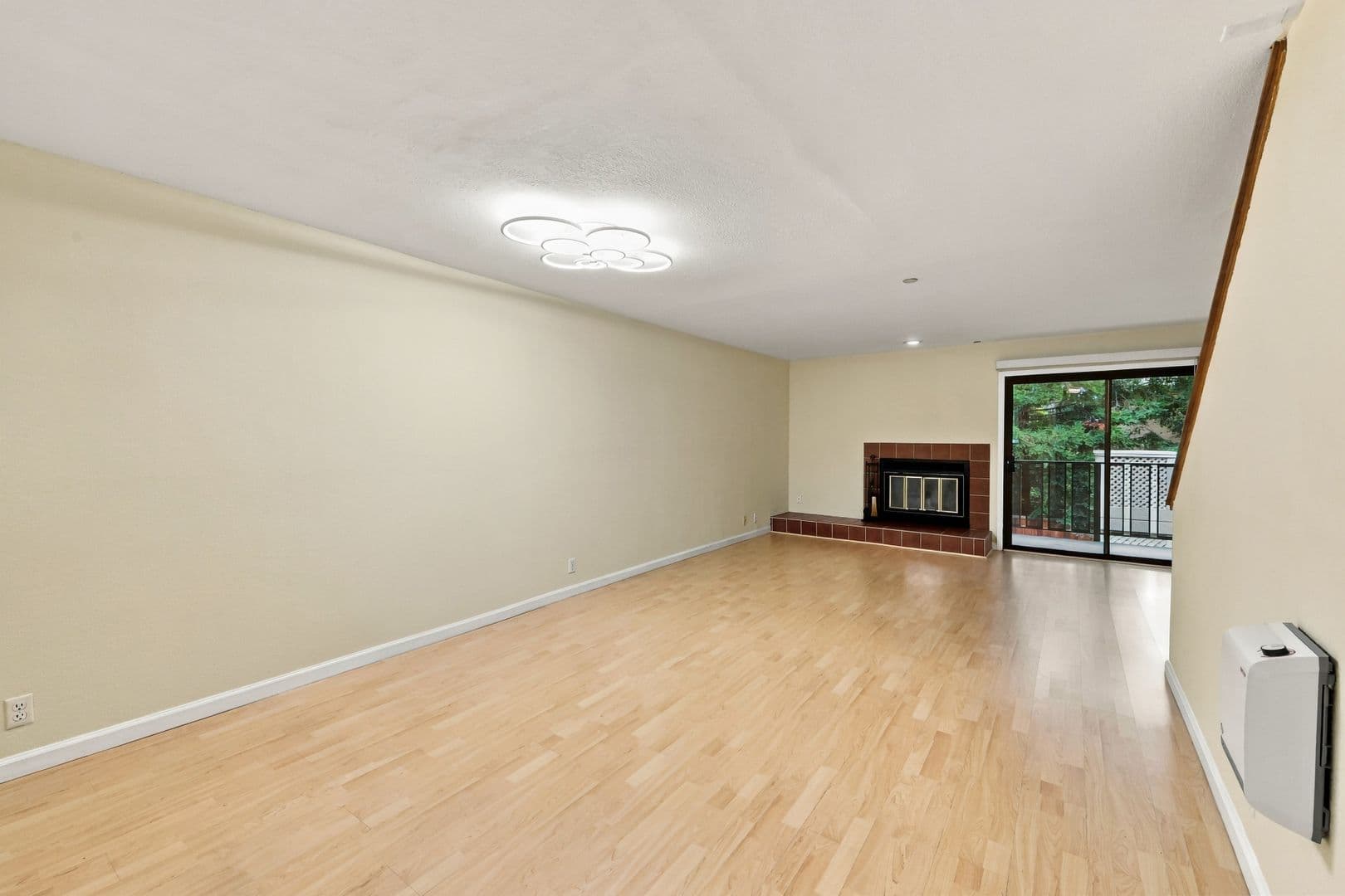 Palo Alto House: 4159 El Camino Way #H