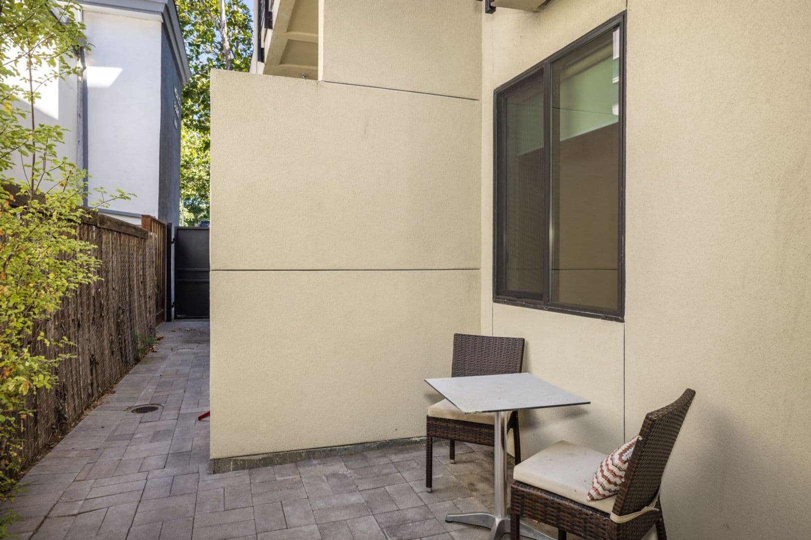 Menlo Park Apartment: 1285 El Camino Real