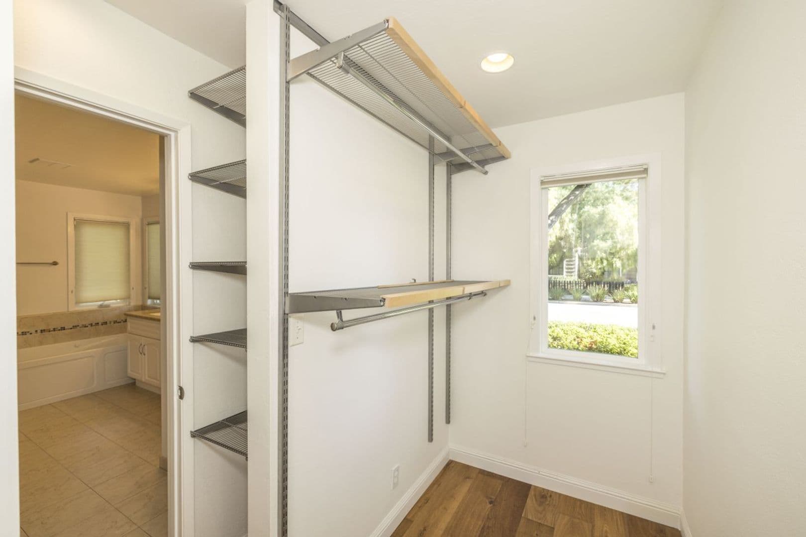 Menlo Park House: 115 Walnut St