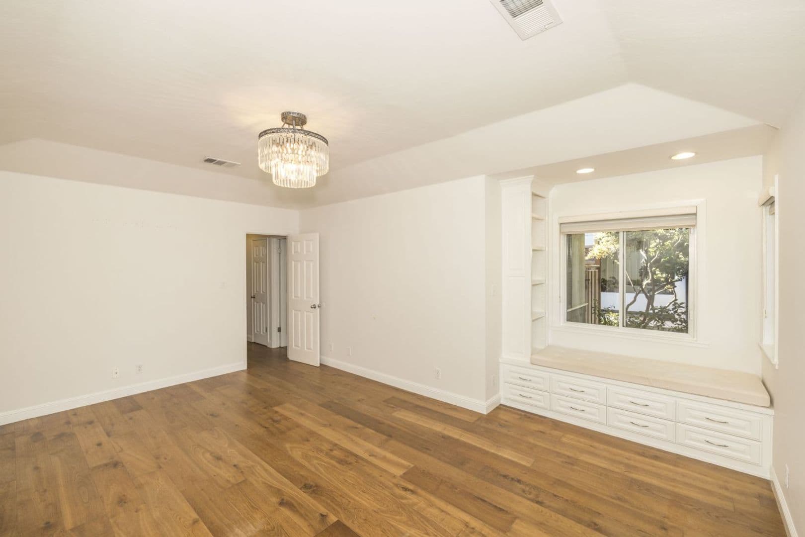 Menlo Park House: 115 Walnut St