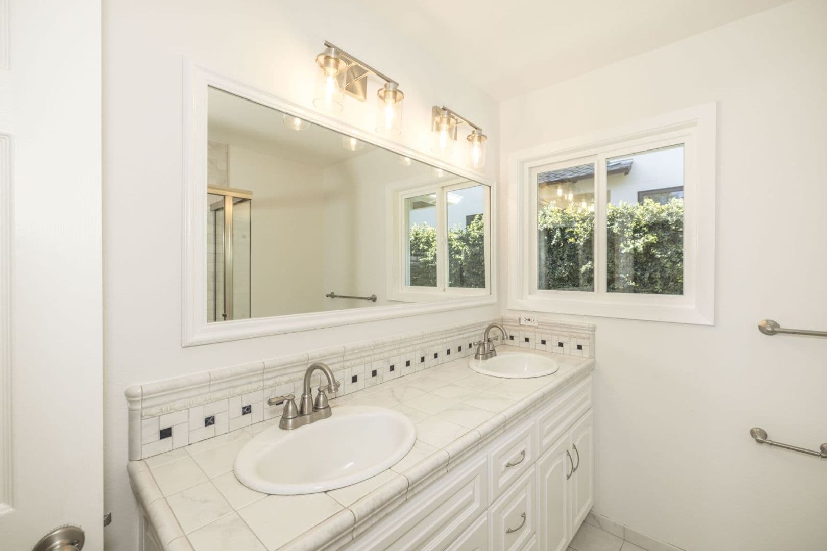 Menlo Park House: 115 Walnut St