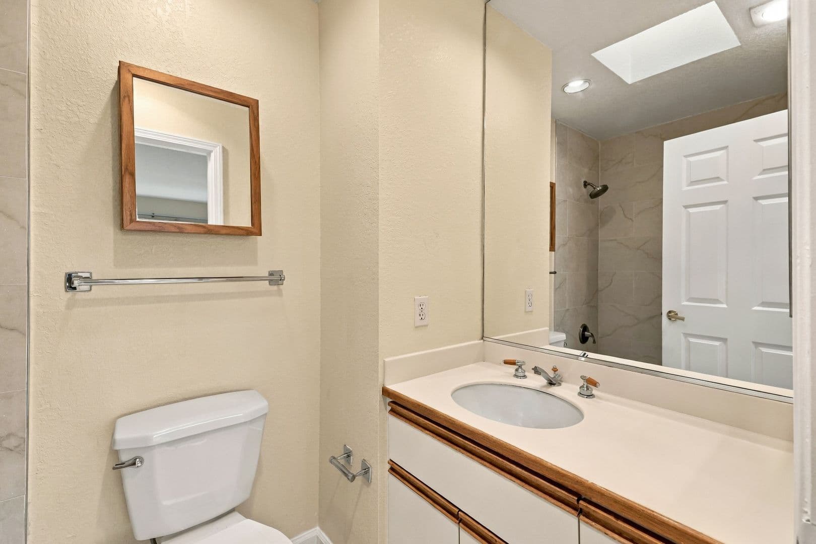 Palo Alto House: 4159 El Camino Way #H