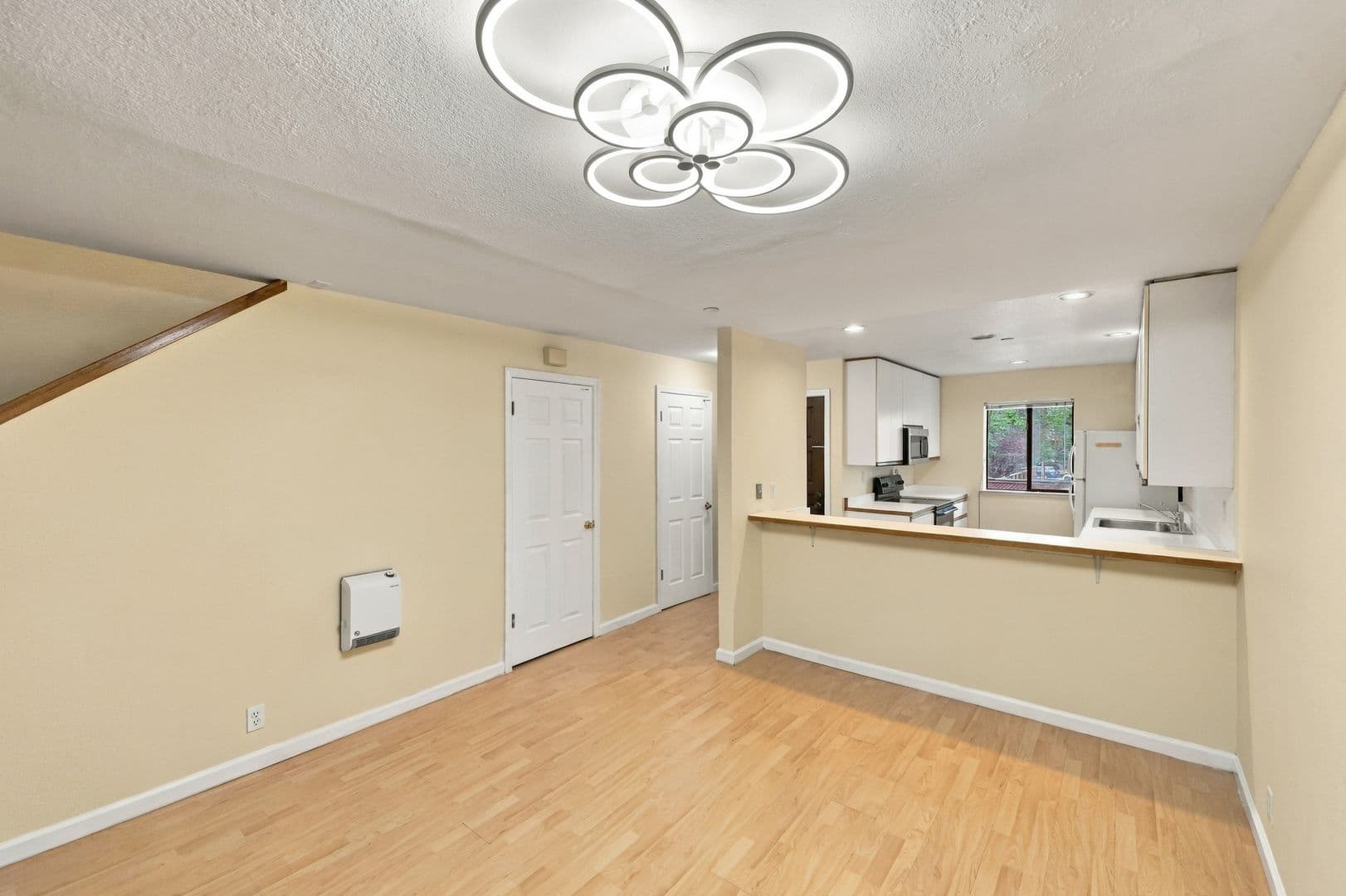Palo Alto House: 4159 El Camino Way #H