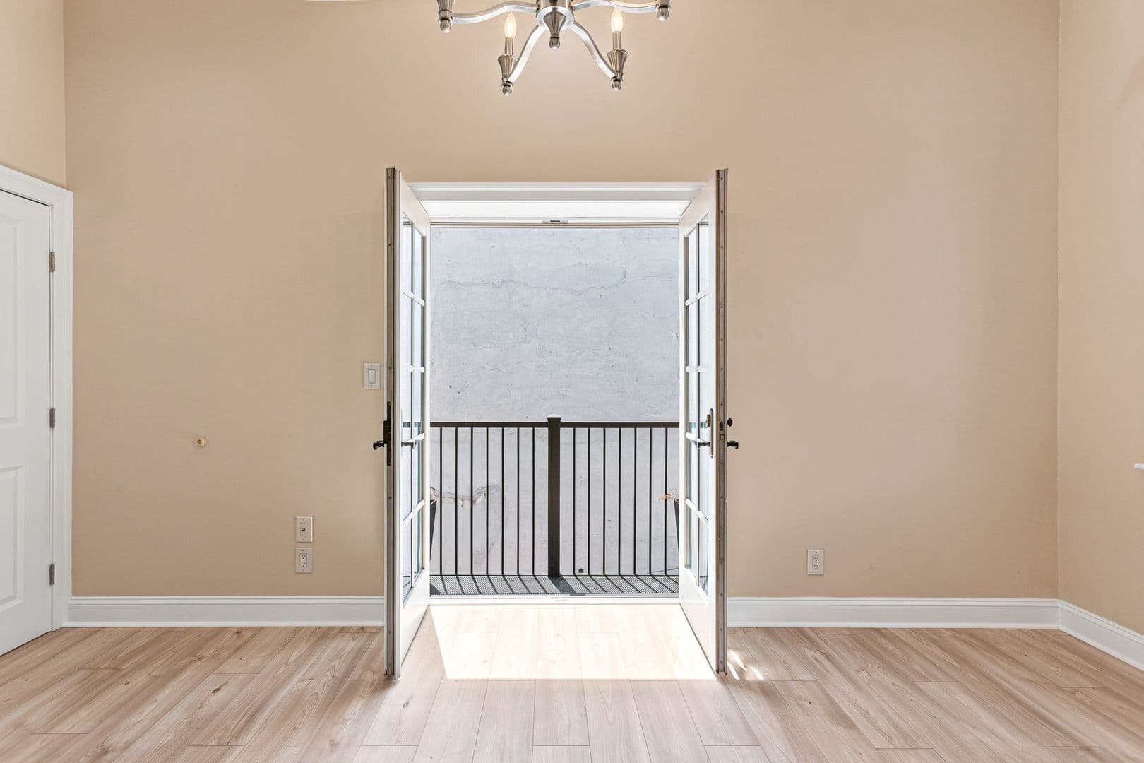 Philadelphia Apartment: 2355 E York Street
