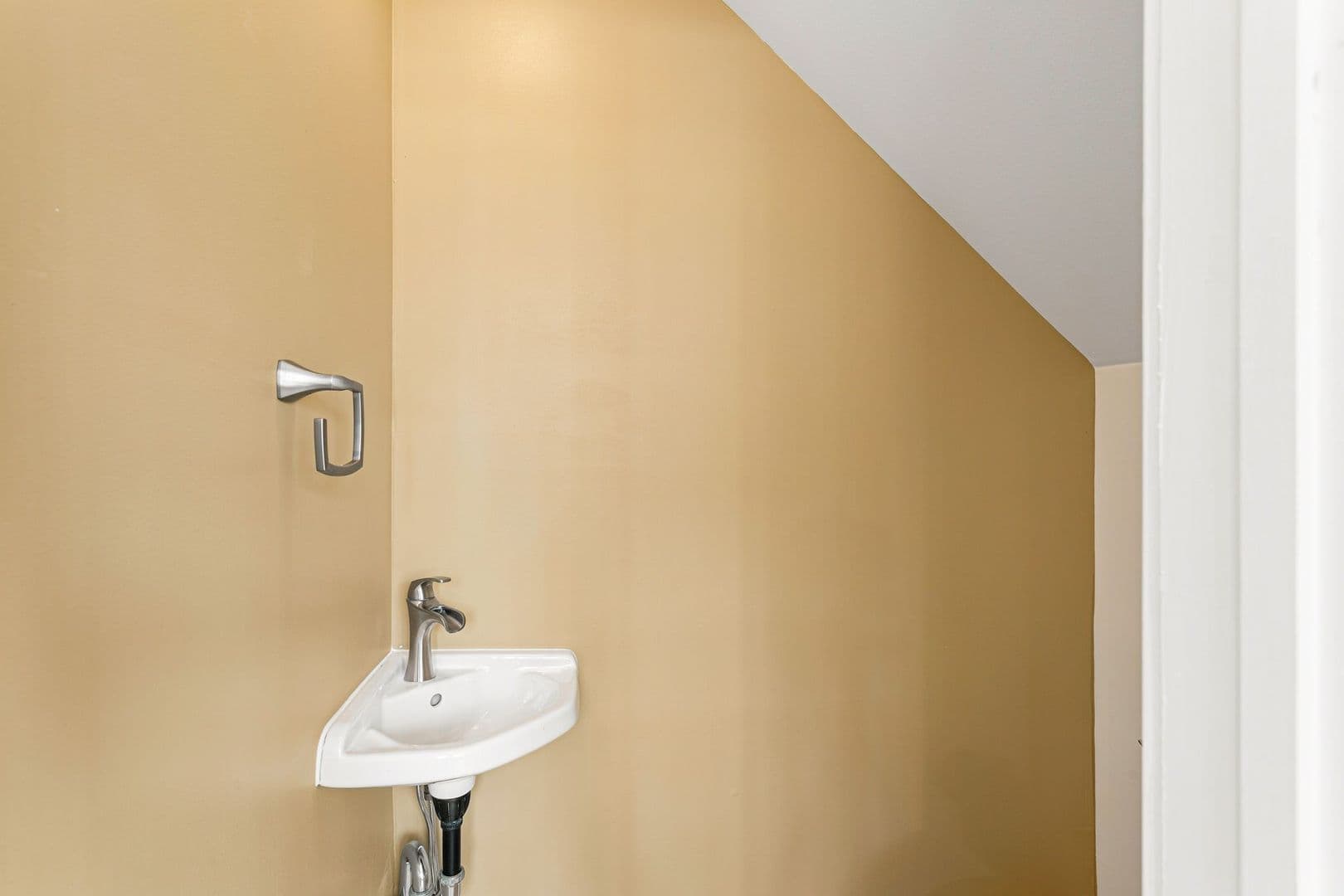 Philadelphia Apartment: 2355 E York Street