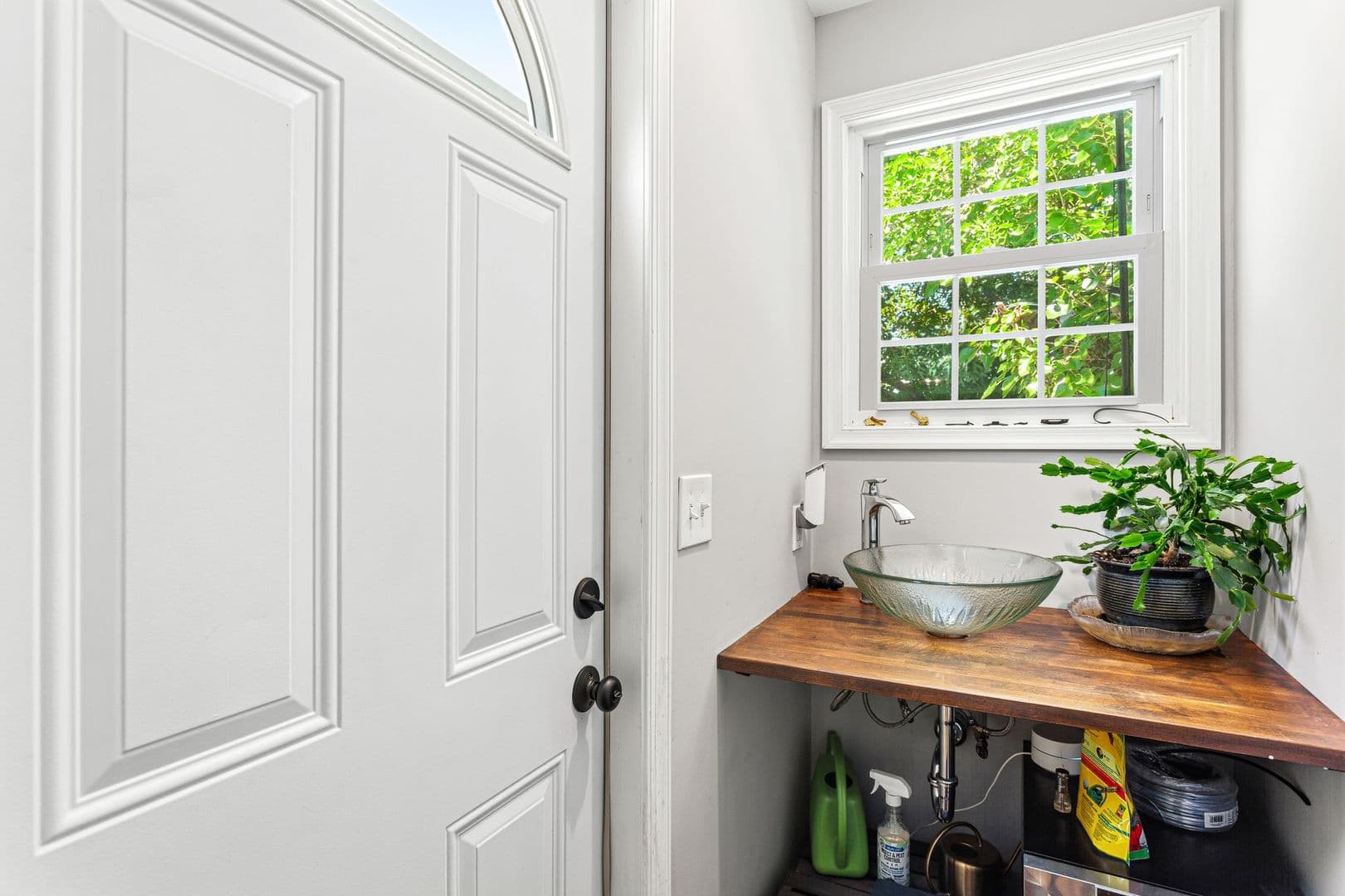 Philadelphia House: 2318 E Thompson Street