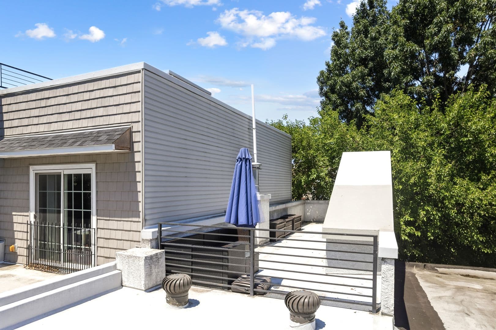 Philadelphia House: 2318 E Thompson Street