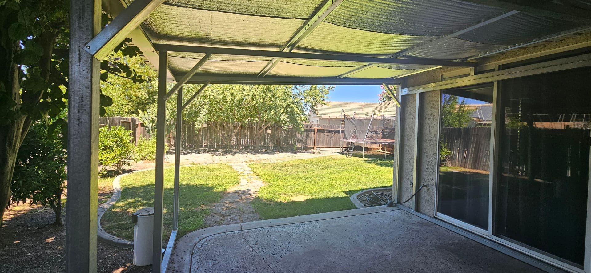 Sacramento House: 5796 Bridgecross Drive