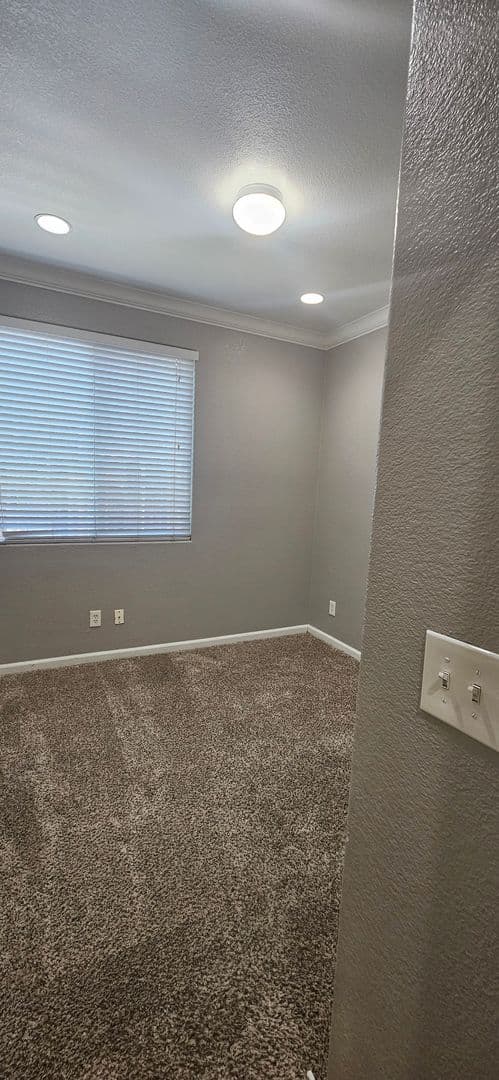 Sacramento House: 5796 Bridgecross Drive