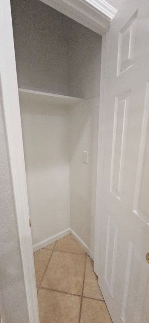 Sacramento House: 5796 Bridgecross Drive
