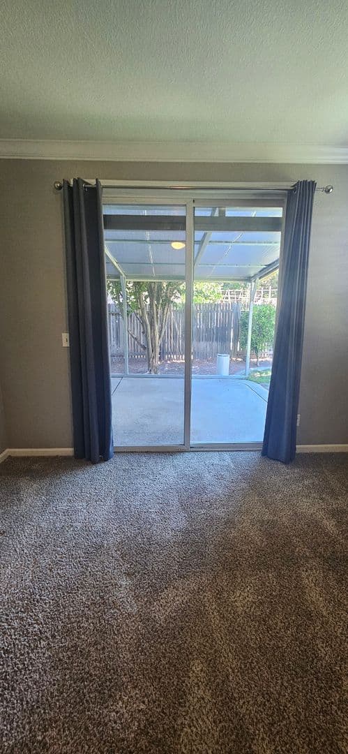 Sacramento House: 5796 Bridgecross Drive