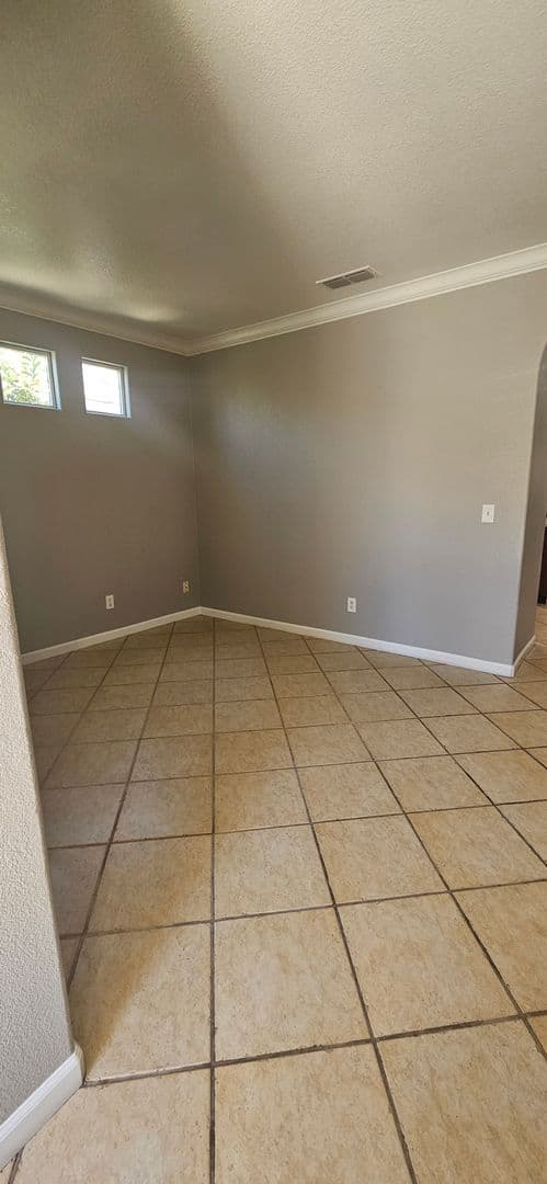 Sacramento House: 5796 Bridgecross Drive