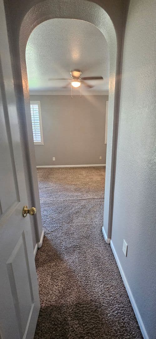 Sacramento House: 5796 Bridgecross Drive