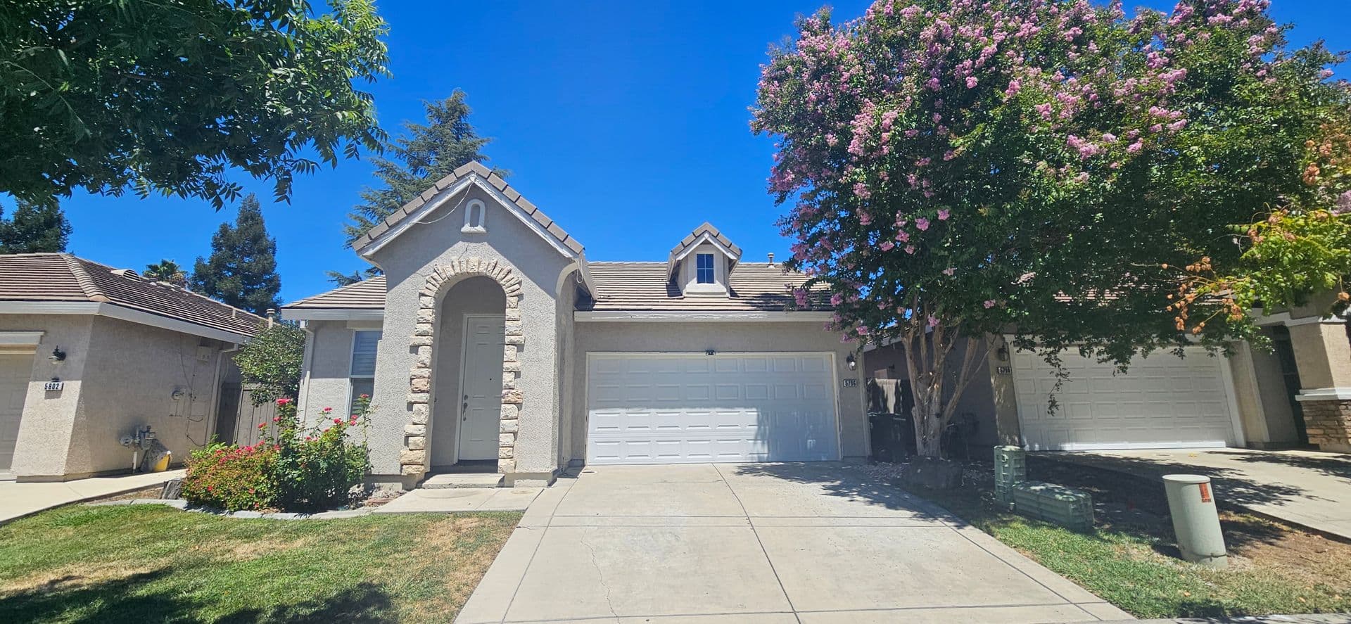 Sacramento House: 5796 Bridgecross Drive