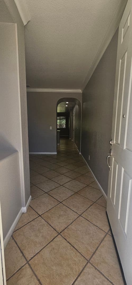 Sacramento House: 5796 Bridgecross Drive