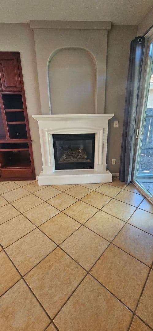 Sacramento House: 5796 Bridgecross Drive