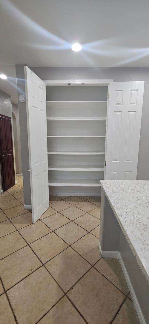 Sacramento House: 5796 Bridgecross Drive