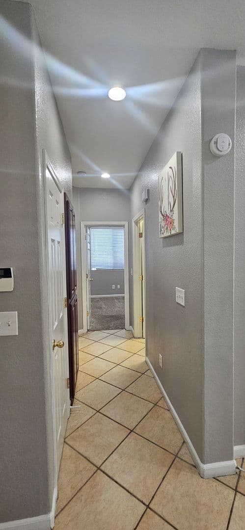 Sacramento House: 5796 Bridgecross Drive