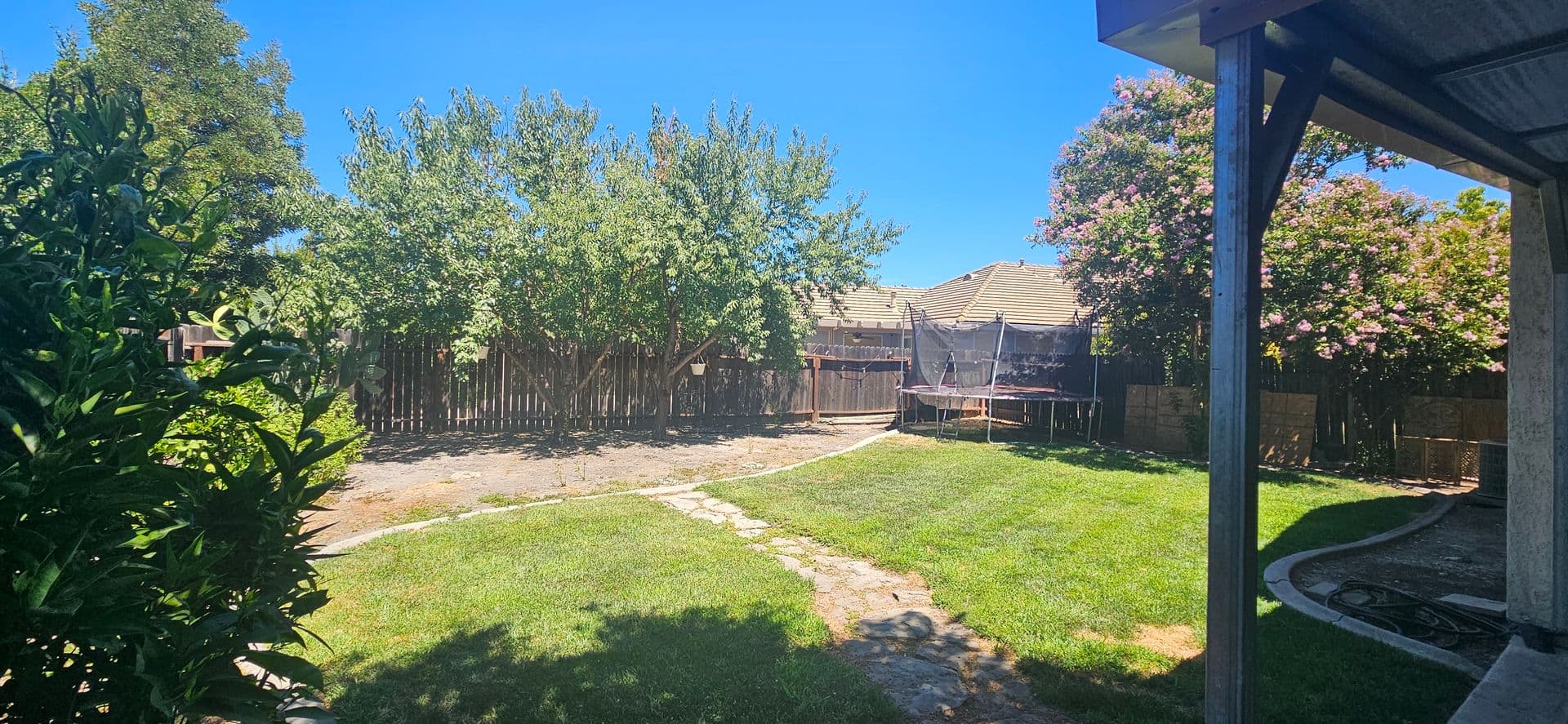 Sacramento House: 5796 Bridgecross Drive