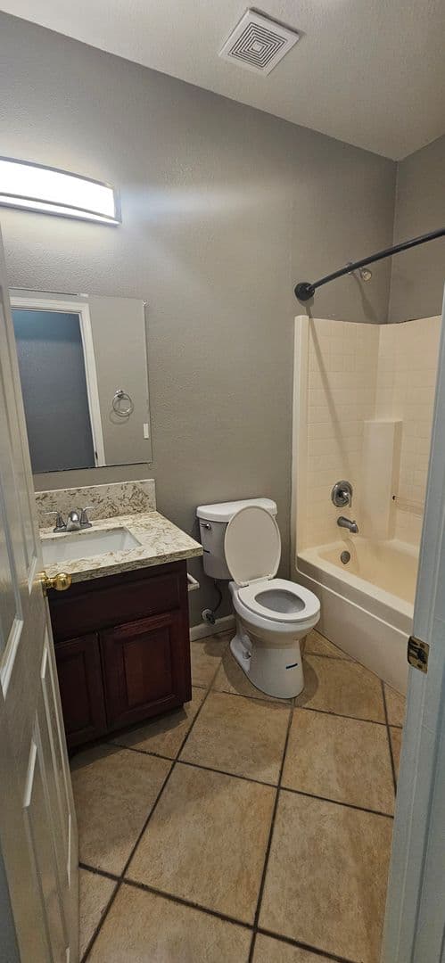 Sacramento House: 5796 Bridgecross Drive
