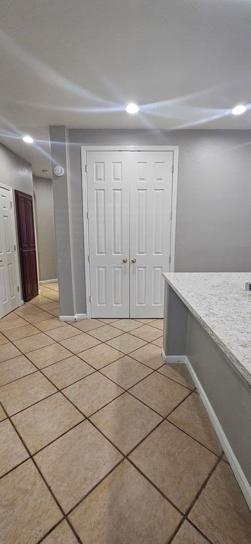 Sacramento House: 5796 Bridgecross Drive