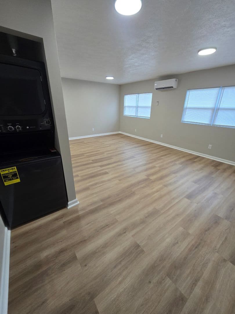 Indianpolis Apartment: 261 E Southern Ave - 261-10