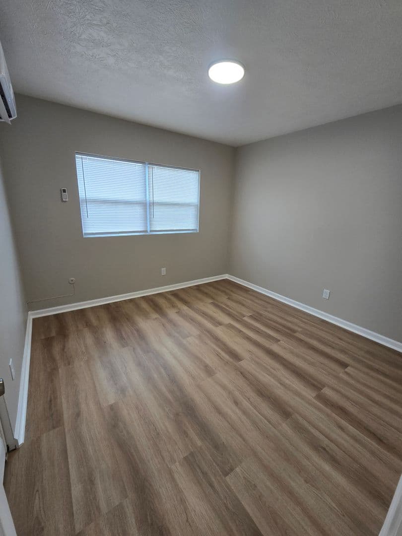 Indianpolis Apartment: 261 E Southern Ave - 261-10
