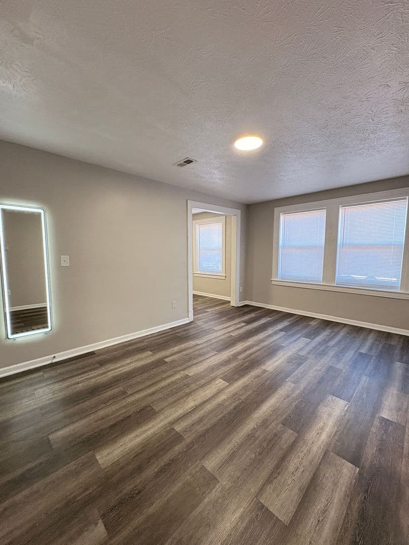 Indianapolis Apartment: 3340 North Meridian Street