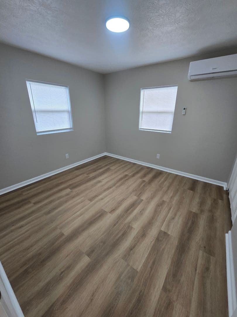Indianpolis Apartment: 261 E Southern Ave - 261-10