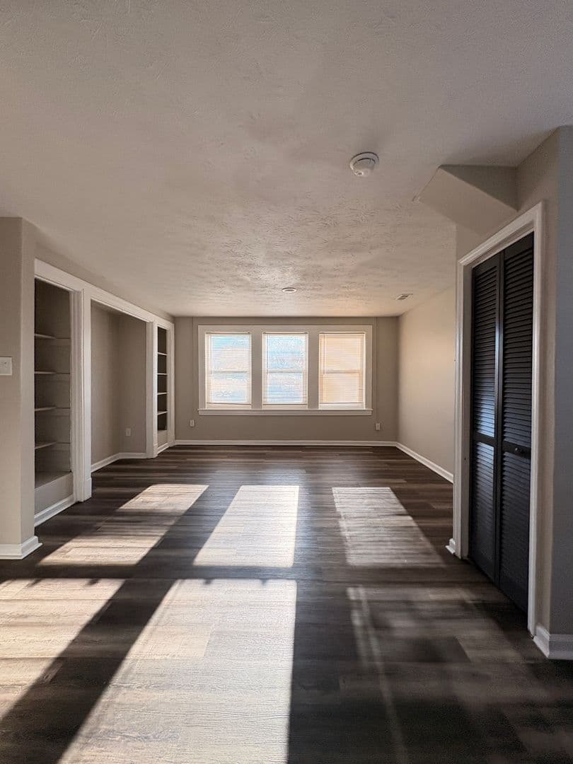 Indianapolis Apartment: 3340 North Meridian Street