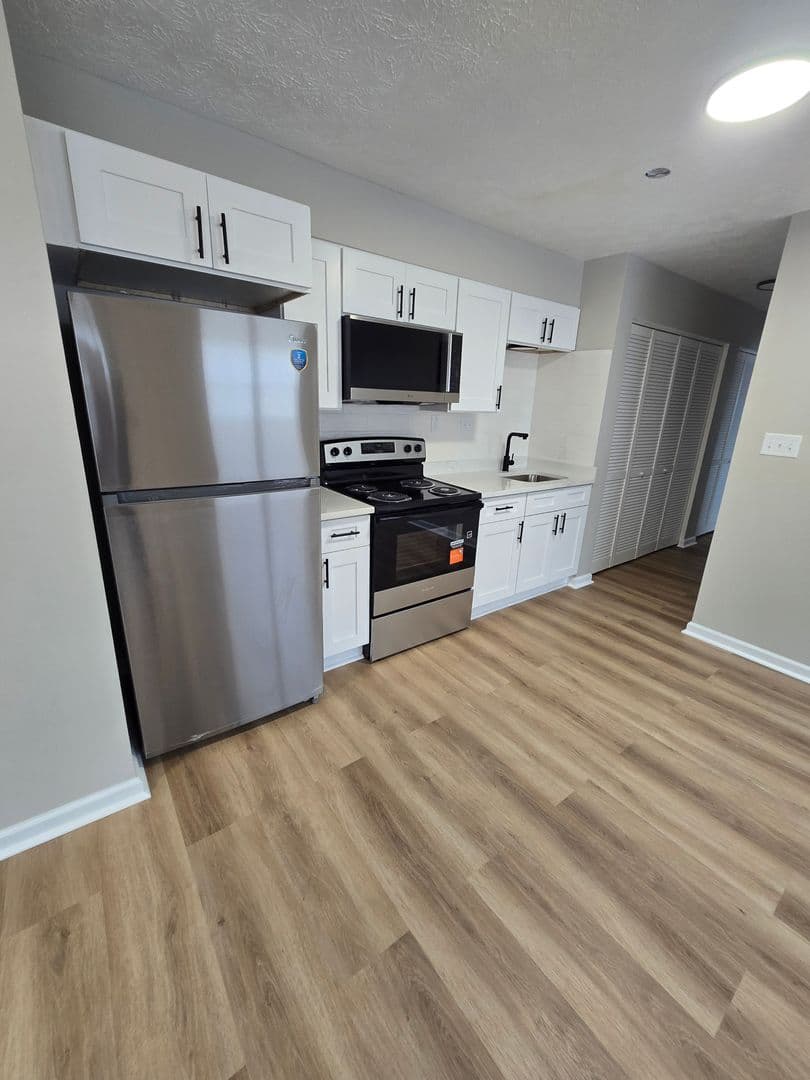 Indianpolis Apartment: 261 E Southern Ave - 261-10