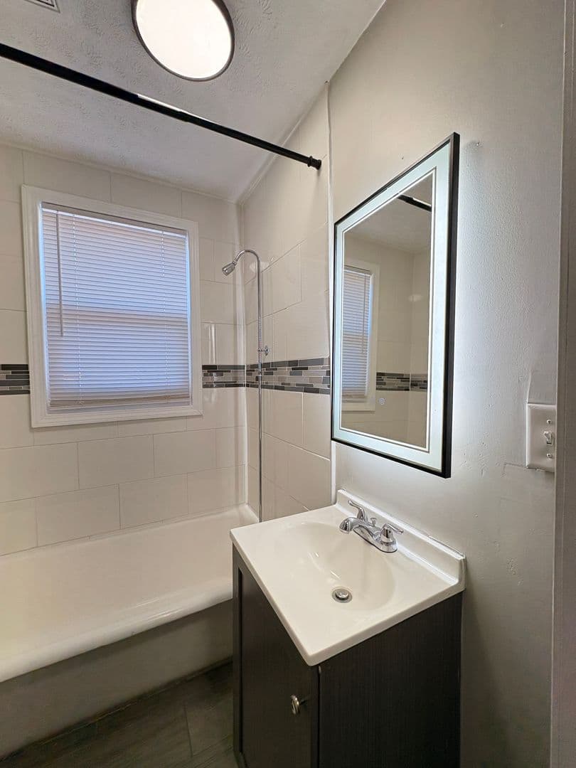 Indianapolis Apartment: 3340 North Meridian Street