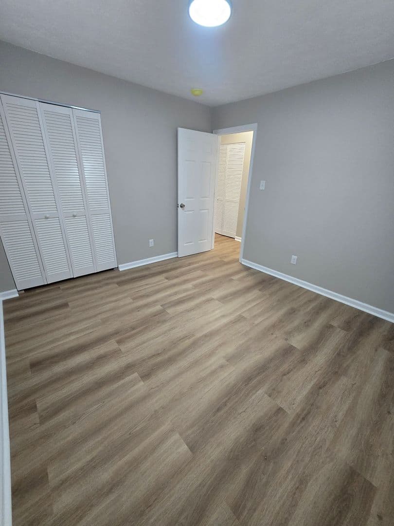 Indianpolis Apartment: 261 E Southern Ave - 261-10
