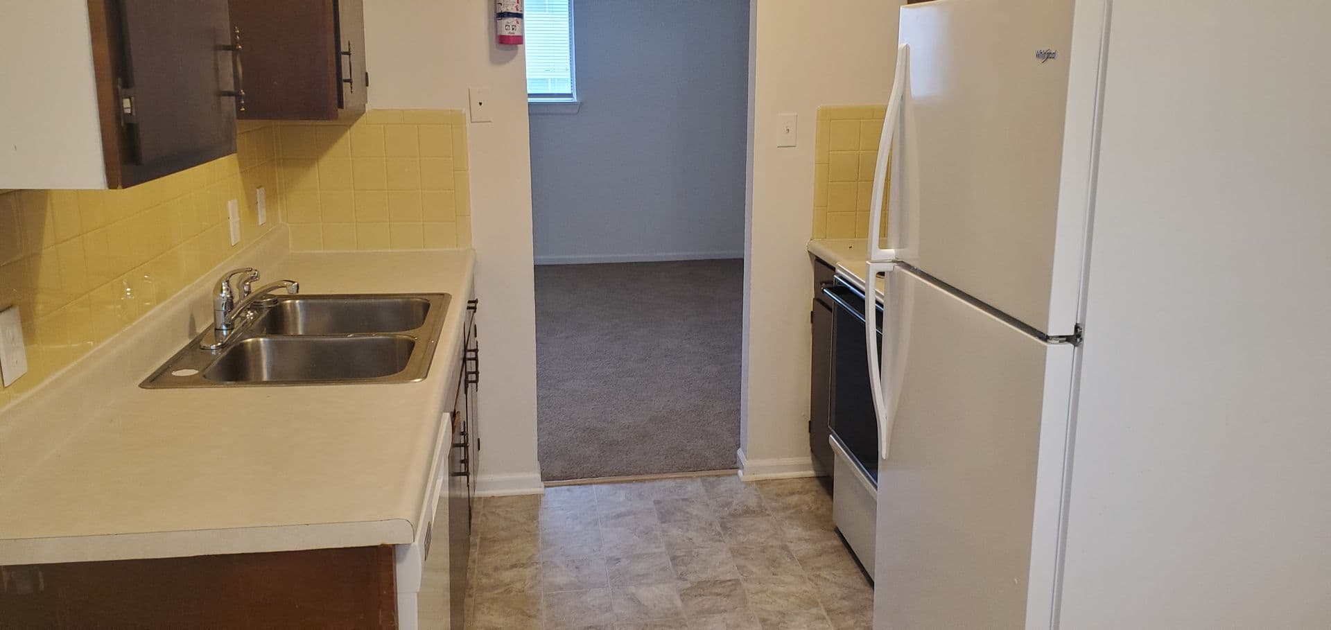 Columbia Apartment: 924 W Texas Ave