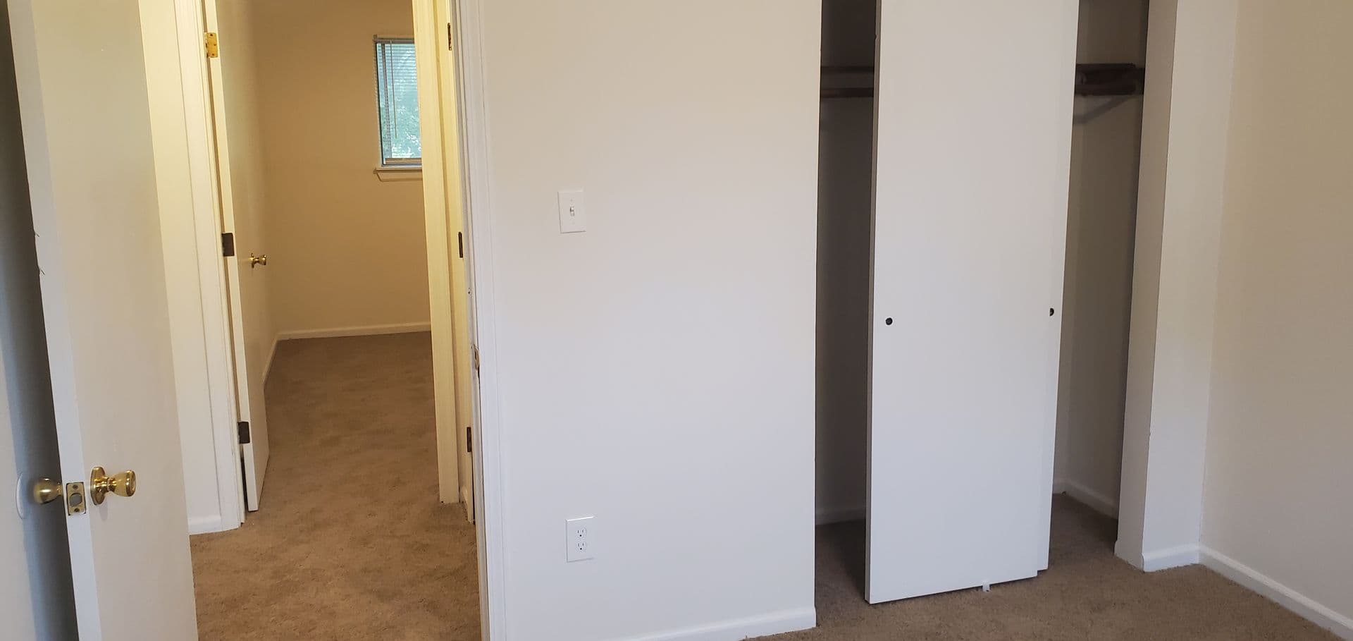 Columbia Apartment: 924 W Texas Ave