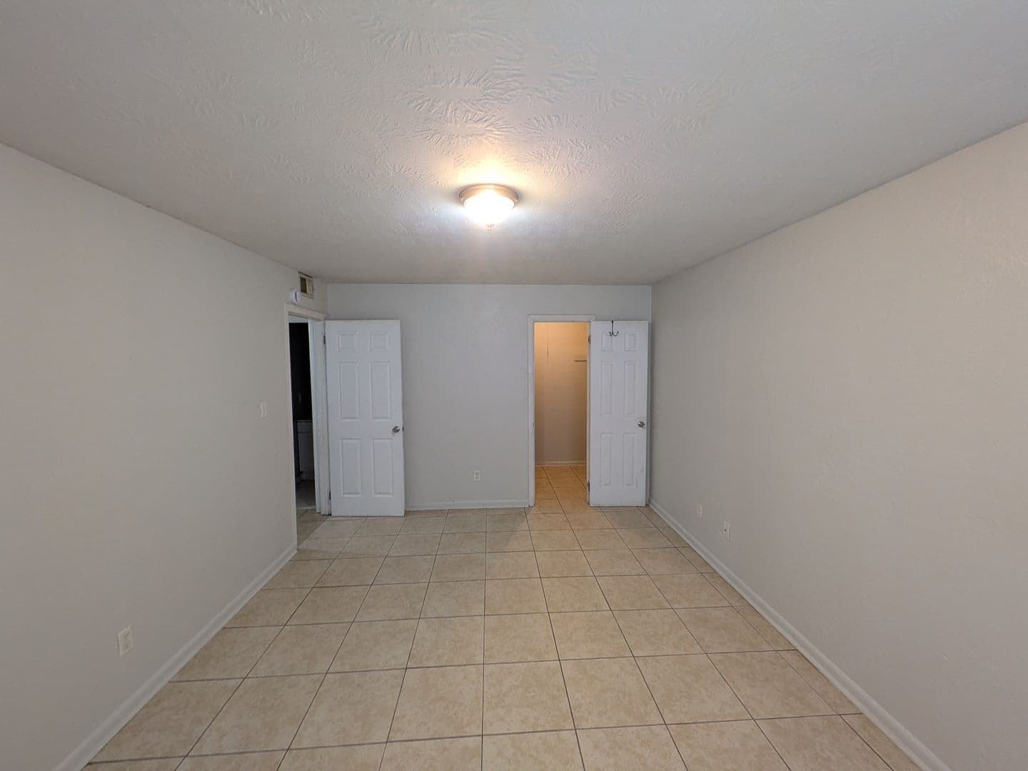 Augusta Apartment: 2219 Walden Drive